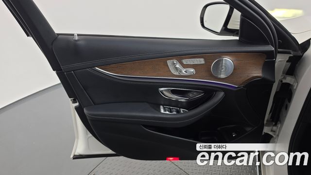 Mercedes-Benz E-Class (W213) E300 Exclusive 2018 — фото 24