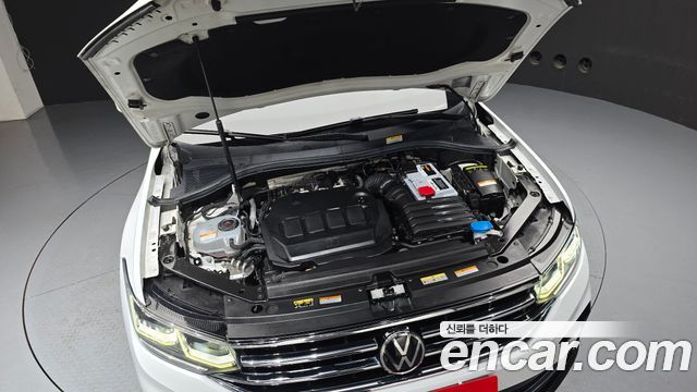 Volkswagen Tiguan (II) 2.0 TDI 4-Motion Premium 2021 — фото 6