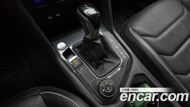 Volkswagen Tiguan (II) 2.0 TDI 4-Motion Premium 2021 — фото 9