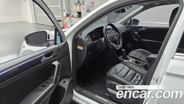 Volkswagen Tiguan (II) 2.0 TDI 4-Motion Premium 2021 — фото 10