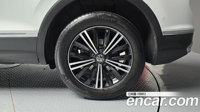 Volkswagen Tiguan (II) 2.0 TDI 4-Motion Premium 2021 — фото 21