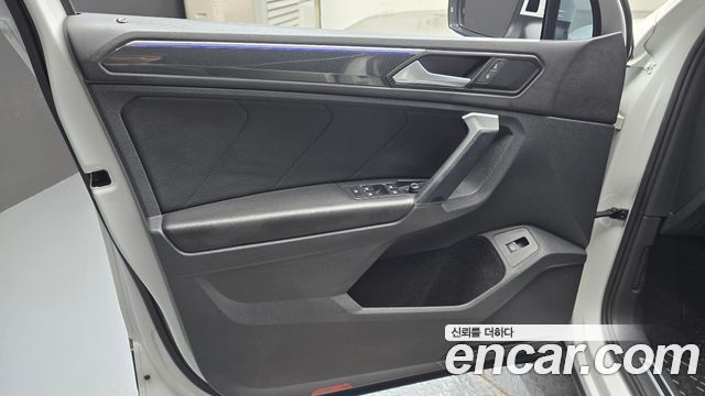 Volkswagen Tiguan (II) 2.0 TDI 4-Motion Premium 2021 — фото 24