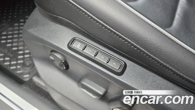 Volkswagen Tiguan (II) 2.0 TDI 4-Motion Premium 2021 — фото 31