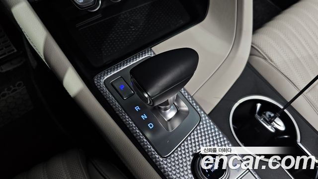 Genesis G70 Shooting Brake Gasoline 2.0T 4WD 2023 — фото 9