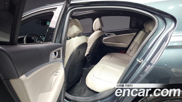 Genesis G70 Shooting Brake Gasoline 2.0T 4WD 2023 — фото 12