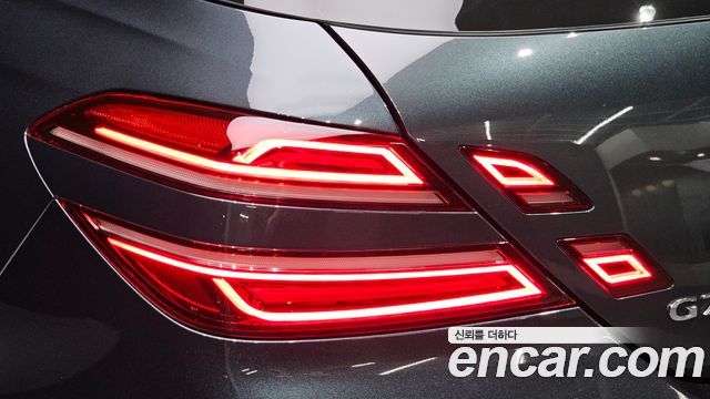 Genesis G70 Shooting Brake Gasoline 2.0T 4WD 2023 — фото 23
