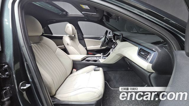 Genesis G70 Shooting Brake Gasoline 2.0T 4WD 2023 — фото 26