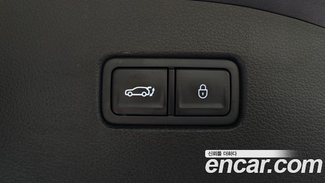 Genesis G70 Shooting Brake Gasoline 2.0T 4WD 2023 — фото 37