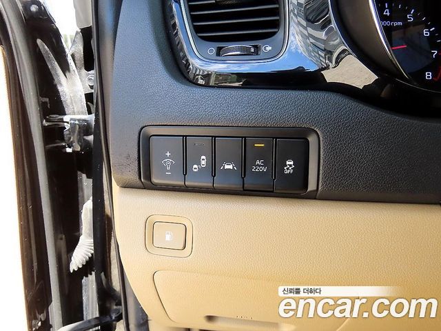 Kia Carnival Gasoline 9-Seater Hi-Limousine Noblesse Special 2019 — фото 16