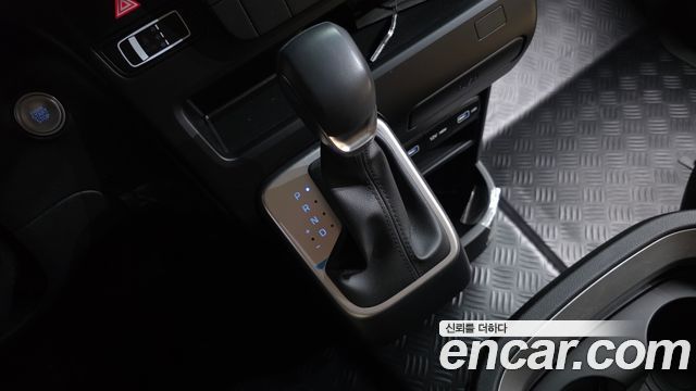 Hyundai Staria L3.5 Cargo 5-Seater Modern 2023 — фото 9