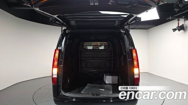 Hyundai Staria L3.5 Cargo 5-Seater Modern 2023 — фото 20