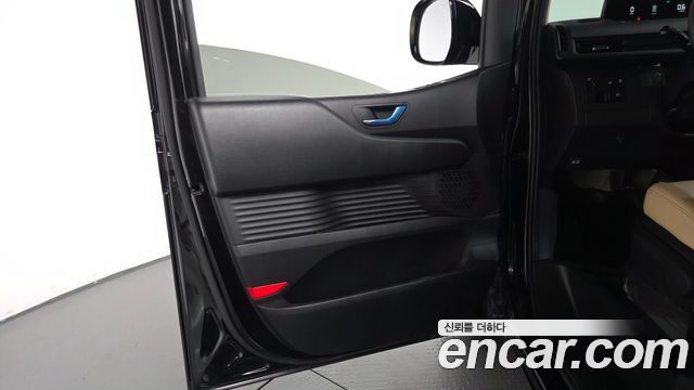 Hyundai Staria L3.5 Cargo 5-Seater Modern 2023 — фото 24