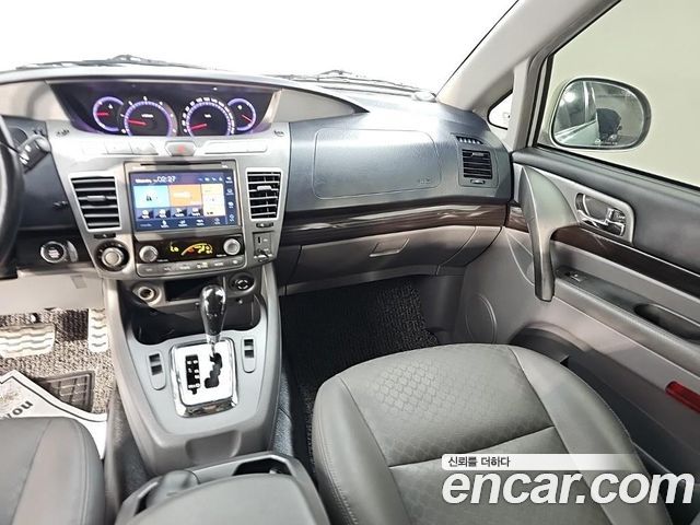 KG Mobility (SsangYong) Korando Turismo 4WD TX 9-seater 2016 — фото 10