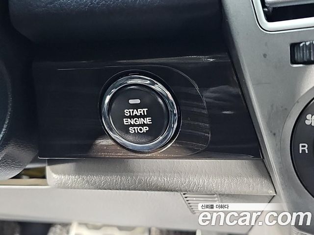 KG Mobility (SsangYong) Korando Turismo 4WD TX 9-seater 2016 — фото 20