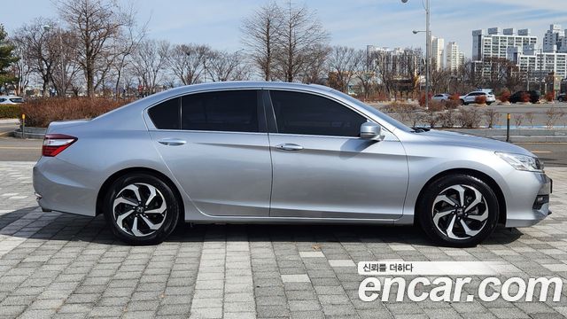 Honda Accord 2.4 9th 2017 — фото 5
