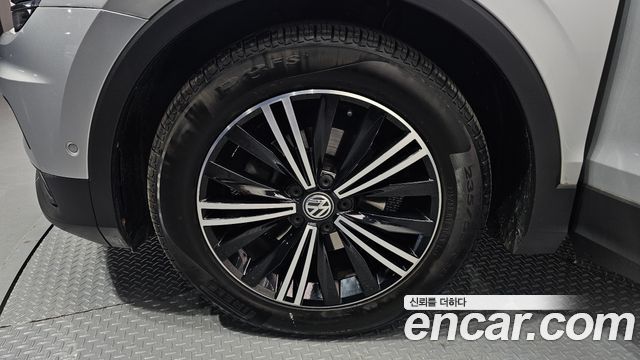 Volkswagen Tiguan (II) 2.0 TDI Prestige 2020 — фото 5