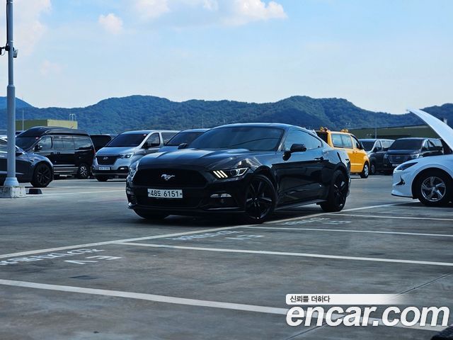 Ford Mustang Coupe 2017 — фото 21