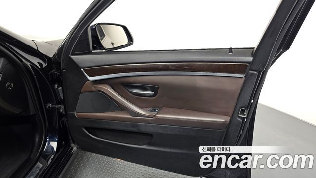 BMW 5 Series (F10) 528i xDrive Aero Dynamic Special Edition 2016 — фото 24