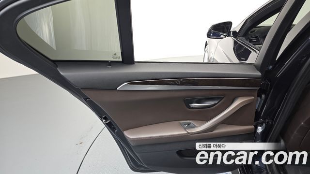 BMW 5 Series (F10) 528i xDrive Aero Dynamic Special Edition 2016 — фото 25