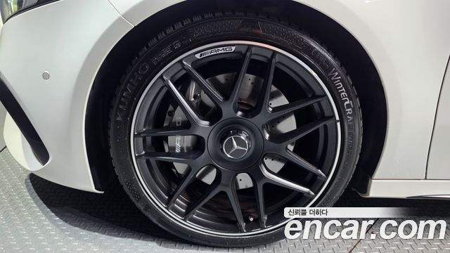 Mercedes-Benz A-Class (W177) AMG A45 4MAITC+ Hatchback 2023 — фото 5