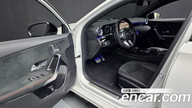 Mercedes-Benz A-Class (W177) AMG A45 4MAITC+ Hatchback 2023 — фото 10