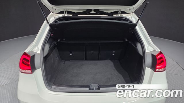 Mercedes-Benz A-Class (W177) AMG A45 4MAITC+ Hatchback 2023 — фото 20