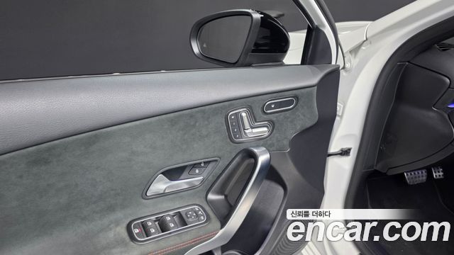 Mercedes-Benz A-Class (W177) AMG A45 4MAITC+ Hatchback 2023 — фото 28