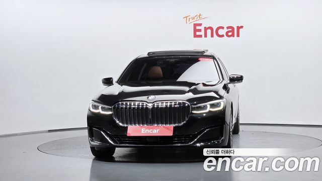BMW 7 Series (G11) 740Li xDrive Design Pure Excellence 2022 — фото 3