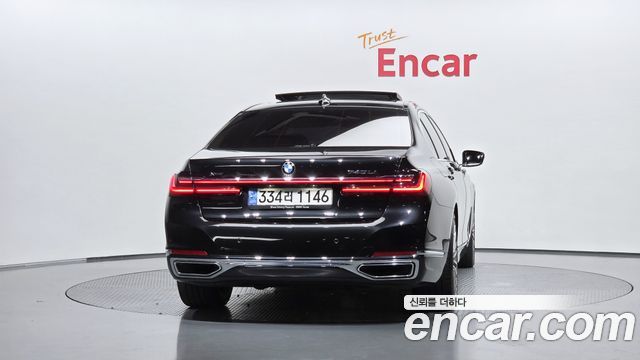 BMW 7 Series (G11) 740Li xDrive Design Pure Excellence 2022 — фото 4