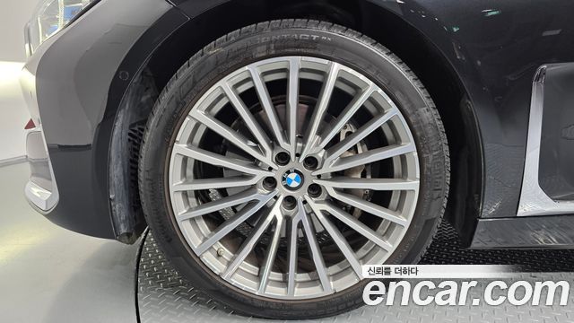 BMW 7 Series (G11) 740Li xDrive Design Pure Excellence 2022 — фото 5