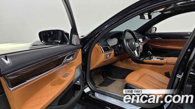 BMW 7 Series (G11) 740Li xDrive Design Pure Excellence 2022 — фото 10