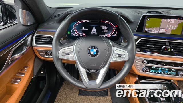 BMW 7 Series (G11) 740Li xDrive Design Pure Excellence 2022 — фото 13