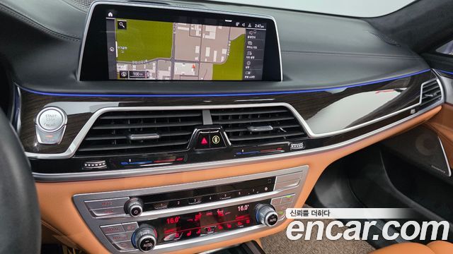 BMW 7 Series (G11) 740Li xDrive Design Pure Excellence 2022 — фото 14