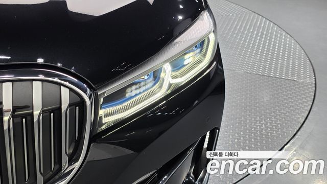 BMW 7 Series (G11) 740Li xDrive Design Pure Excellence 2022 — фото 22
