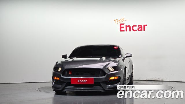 Ford Mustang GT Coupe 2017 — фото 3