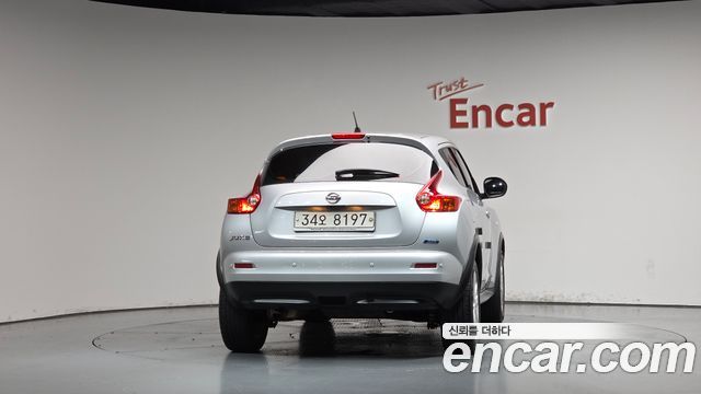 Nissan Juke 1.6 SV F15 2014 — фото 4