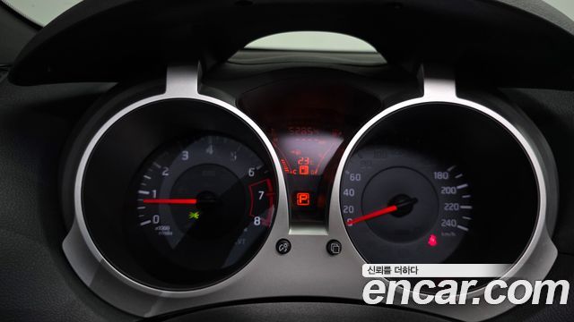 Nissan Juke 1.6 SV F15 2014 — фото 8