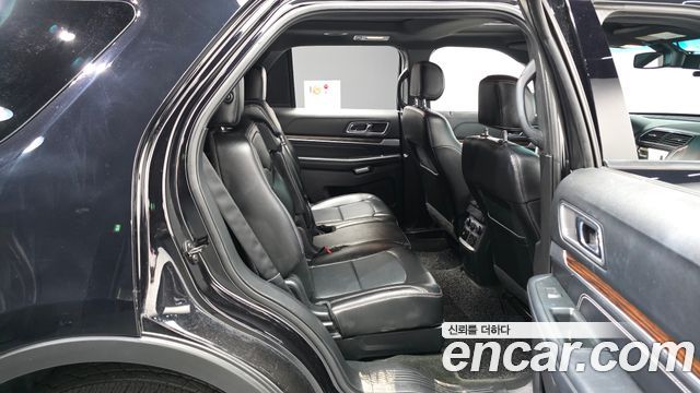Ford Explorer 2.3 Limited 4WD 5th 2016 — фото 12