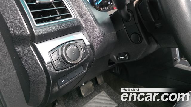 Ford Explorer 2.3 Limited 4WD 5th 2016 — фото 18