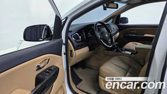Kia Carnival 7-Seater Hi-Limousine President 2019 — фото 11