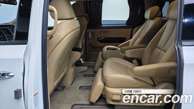 Kia Carnival 7-Seater Hi-Limousine President 2019 — фото 26