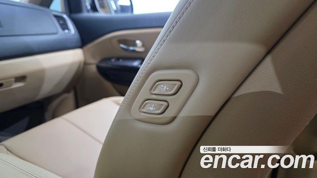 Kia Carnival 7-Seater Hi-Limousine President 2019 — фото 27