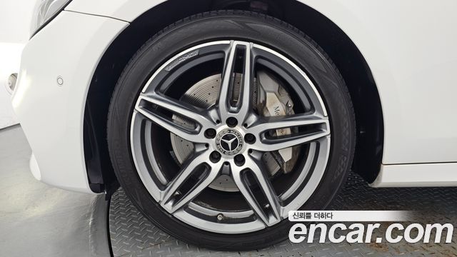 Mercedes-Benz E-Class (W213) E300 AMG Line 2019 — фото 5