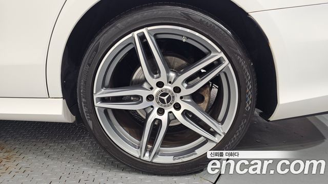 Mercedes-Benz E-Class (W213) E300 AMG Line 2019 — фото 27
