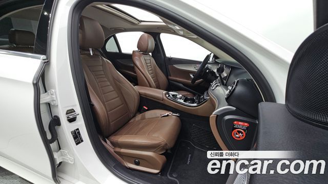 Mercedes-Benz E-Class (W213) E300 AMG Line 2019 — фото 32