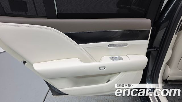 Genesis G90 (RS4) Gasoline 3.5 Turbo AWD 2022 — фото 25