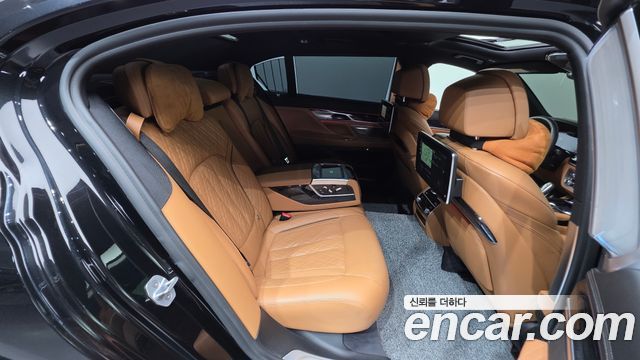BMW 7 Series (G11) 730Ld xDrive M Sport 2020 — фото 17
