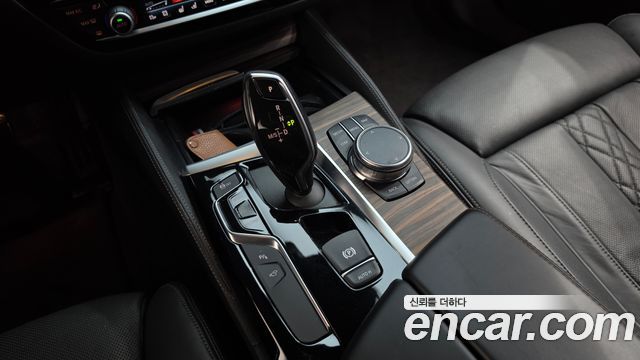 BMW 5 Series (G30) 520d xDrive M Sport Package Plus 2018 — фото 9