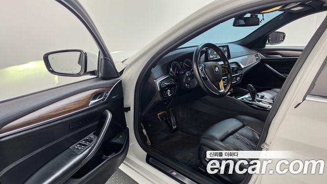 BMW 5 Series (G30) 520d xDrive M Sport Package Plus 2018 — фото 10