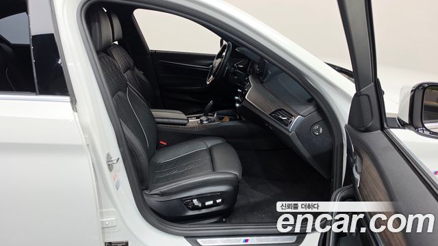 BMW 5 Series (G30) 520d xDrive M Sport Package Plus 2018 — фото 11
